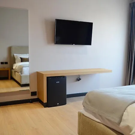 Otel N'peze Ljaknasi