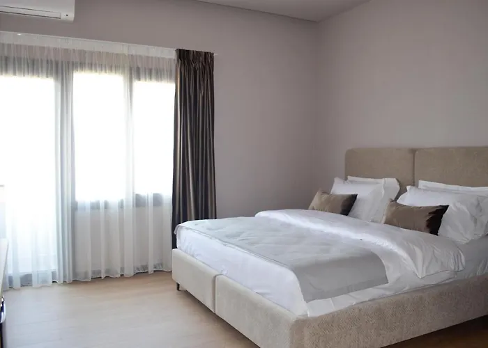 Otel N'peze Ljaknasi